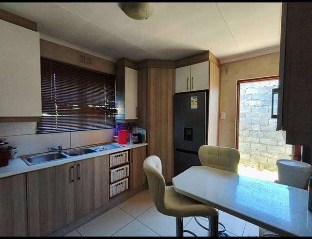 3 BEDROOM HOUSE FOR SALE IN NCAMBEDLANA